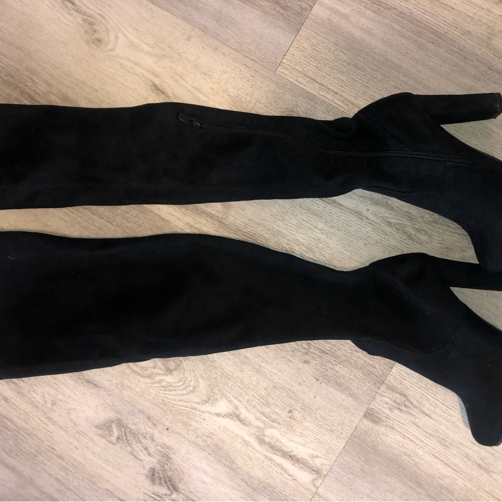 Black Women's Knee-High Boots